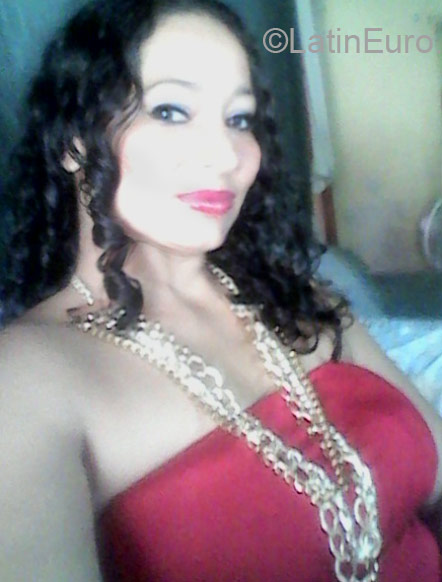 Date this young Honduras girl Michele from San Pedro Sula HN1855