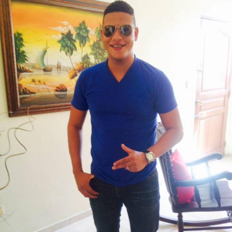 Date this nice looking Dominican Republic man Adalberto from Usa DO24170