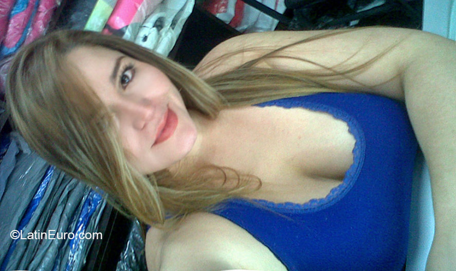 Date this exotic Colombia girl Luisa from Bogota CO18460