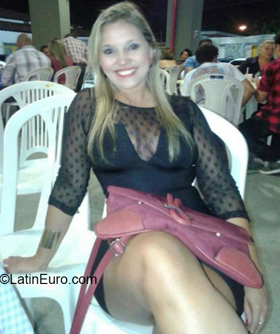 Date this foxy Brazil girl Thalita from Aracaju BR9545