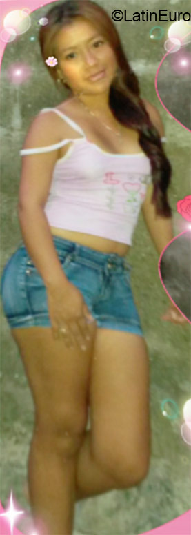 Date this athletic Panama girl Yahairia from Panama PA844
