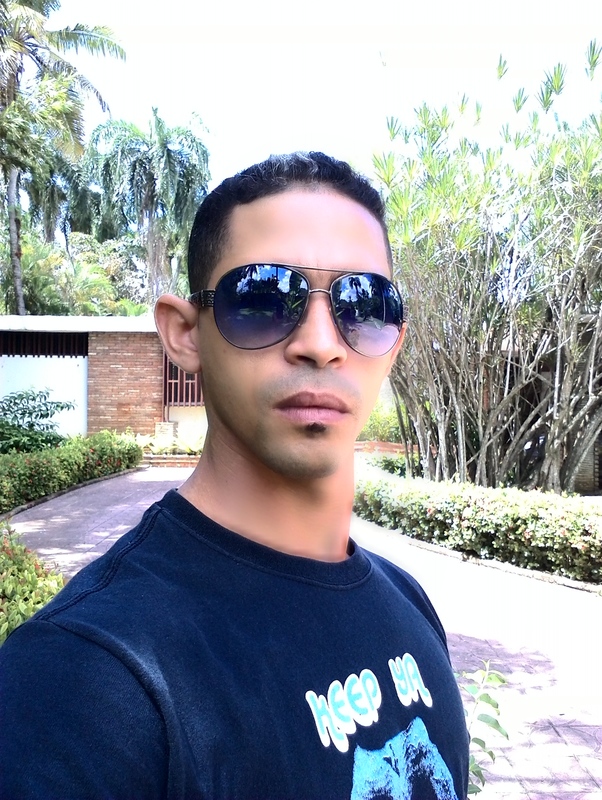 Date this athletic Dominican Republic man Morfeo from Santo Domingo DO24635