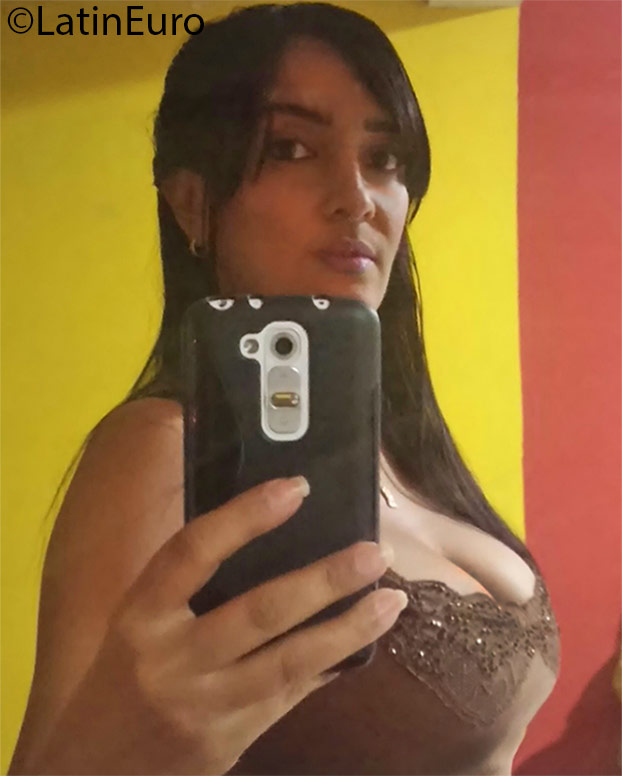 Date this fun Dominican Republic girl Raquel from Santo Domingo DO24861