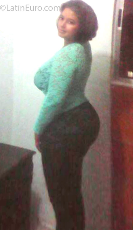 Date this foxy Colombia girl Eliana from Medellin CO18698