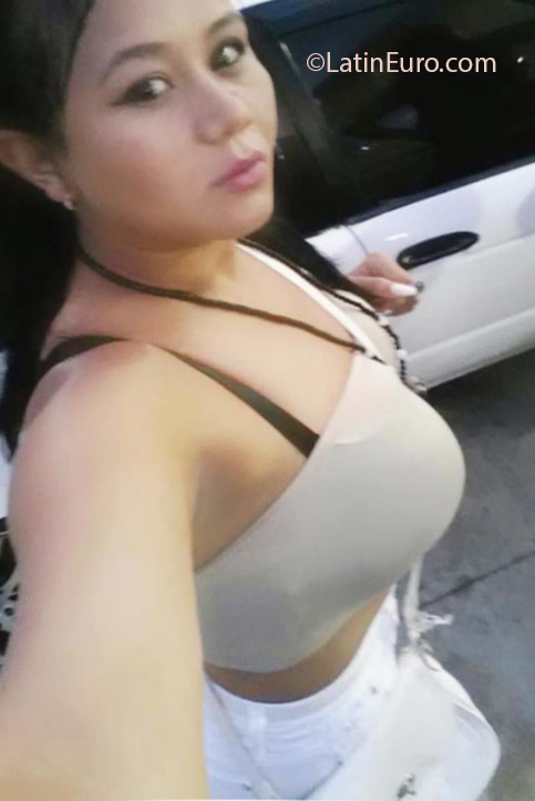 Date this gorgeous Dominican Republic girl Karen from Santiago DO25108