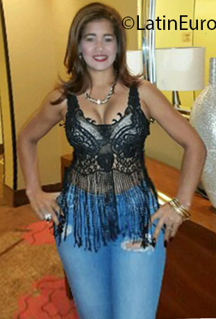 Date this sultry Panama girl Leidi from Panama City PA913