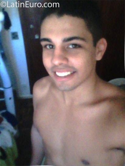 Date this passionate Brazil man Tom from Vitoria BR9607