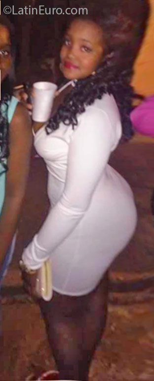 Date this tall Dominican Republic girl Rafelina from Santo Domingo DO30554