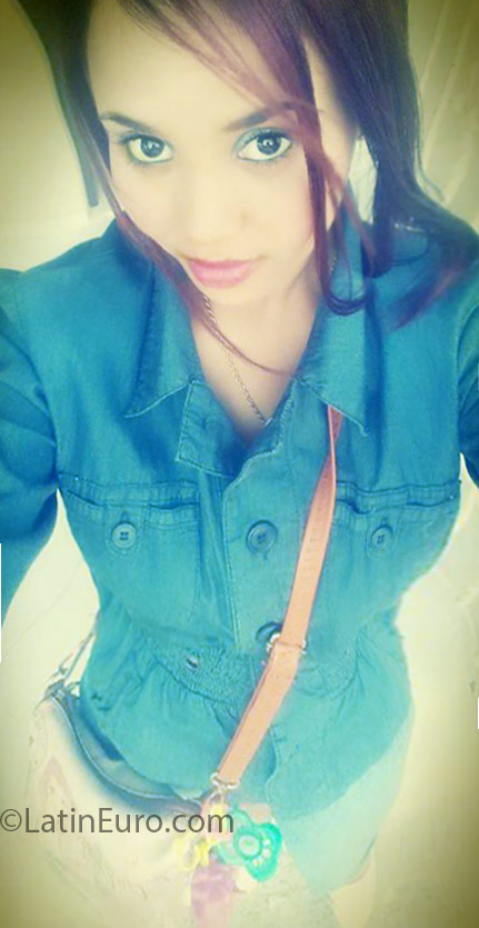 Date this attractive Dominican Republic girl Raisy from Dajabon DO25292