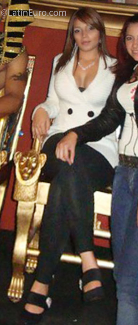 Date this sultry Colombia girl Elizabeth from Medellin CO18801