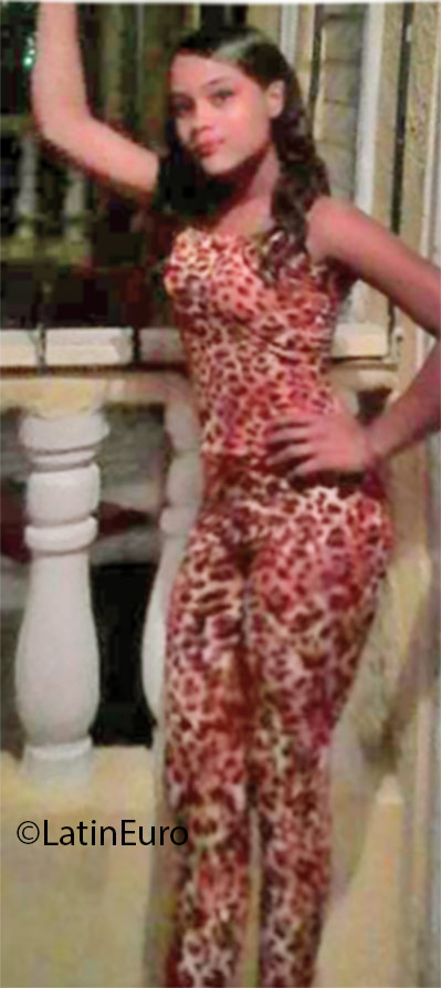 Date this voluptuous Dominican Republic girl Yenifer from Santo Domingo DO25346