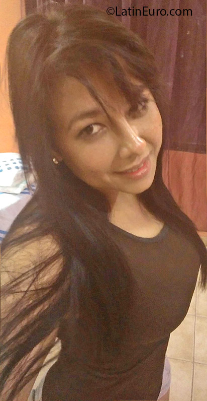 Date this fun Honduras girl Karla from Lempira HN2102
