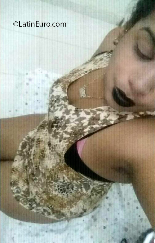 Date this delightful Dominican Republic girl Pamela from Santiago DO25443