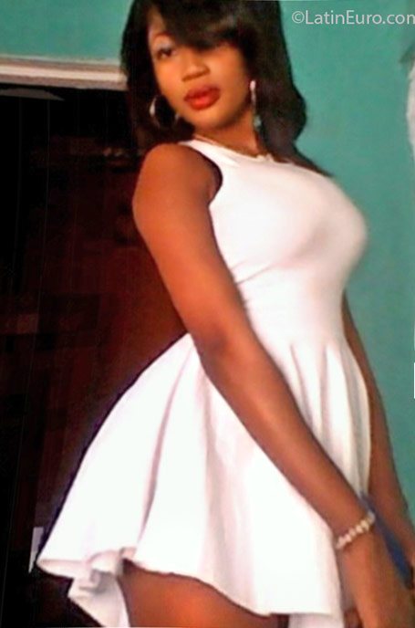 Date this exotic Jamaica girl Unique from Kingston JM2299