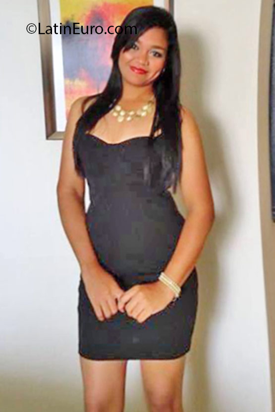 Date this foxy Panama girl Michel from David PA995