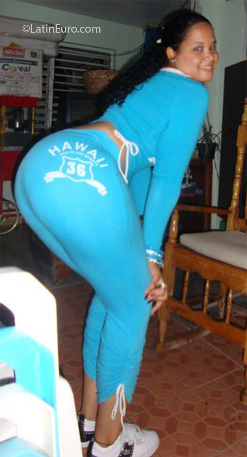 Date this funny Dominican Republic girl Patricia from Santo Domingo DO25590