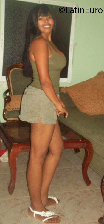 Date this voluptuous Dominican Republic girl Marelsysi from Santo Domingo DO25663