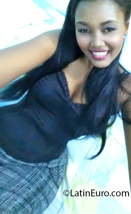 Date this lovely Dominican Republic girl Angelica from Santo Domingo DO25669