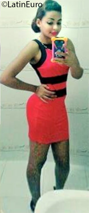 Date this funny Dominican Republic girl Derlin from Puerto Plata DO25754