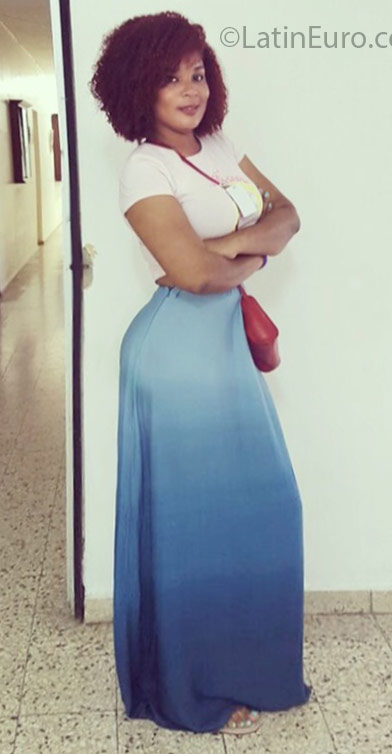 Date this good-looking Dominican Republic girl Michelle from Santo Domingo DO36440