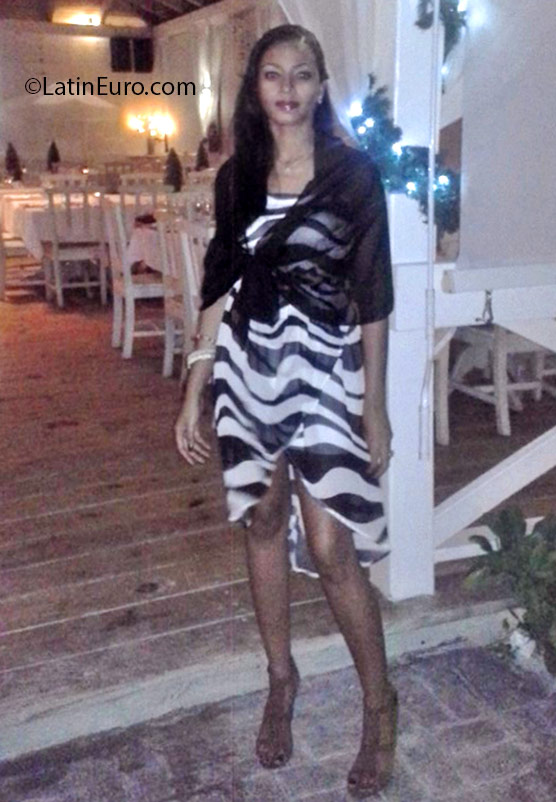 Date this charming Dominican Republic girl Lis from Altagracia DO25824