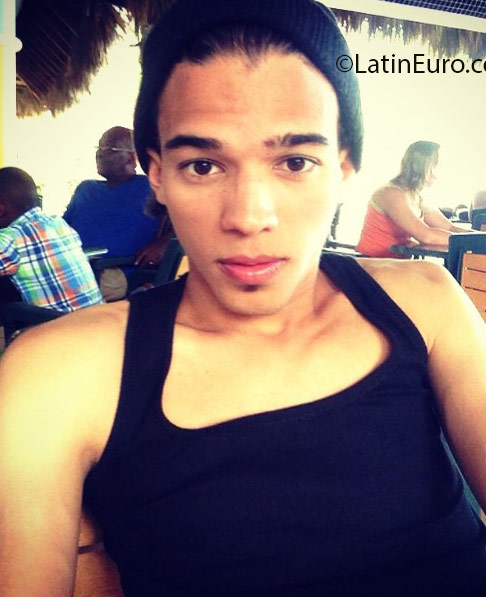 Date this pretty Dominican Republic man Vincent from San francisco de macoris DO25851