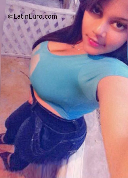 Date this young Dominican Republic girl Yokeira from Santiago DO25890