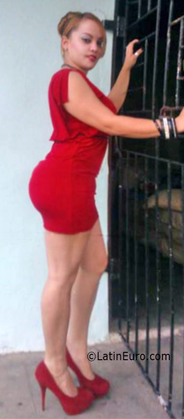 Date this good-looking Dominican Republic girl Neyalis from Bani DO25902