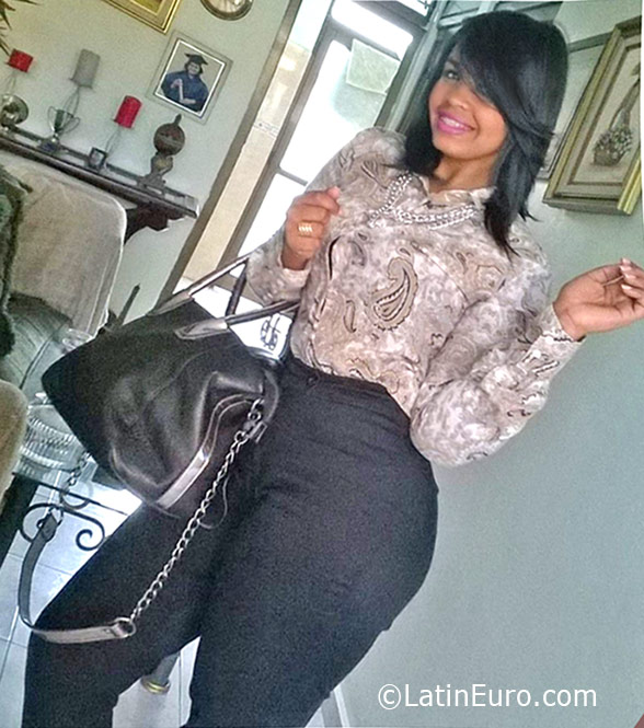 Date this funny Dominican Republic girl Katherine from Santo Domingo DO25951