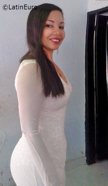 Date this cute Colombia girl Laila from Santa Marta CO19023