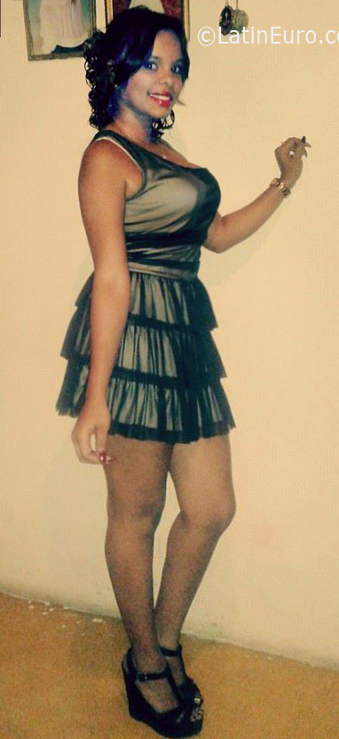Date this athletic Dominican Republic girl Miguelina from Santo Domingo DO25964