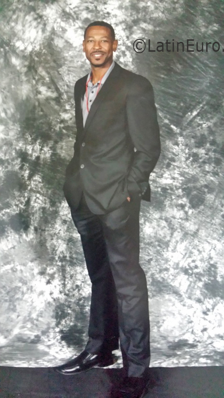 Date this charming United States man Louis from Minneapolis US17439
