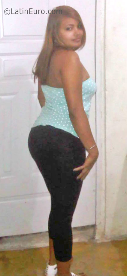 Date this lovely Dominican Republic girl Paola from Santo Domingo DO26141