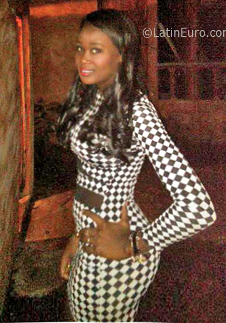 Date this hard body Dominican Republic girl Yaniris from Santo Domingo DO30062