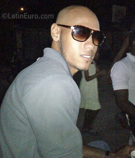 Date this gorgeous Dominican Republic man Malvin from Santo Domingo DO26197