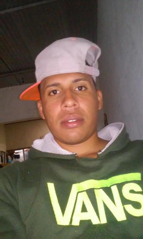 Date this tall Venezuela man Henrry leal from Barquisimeto VE681
