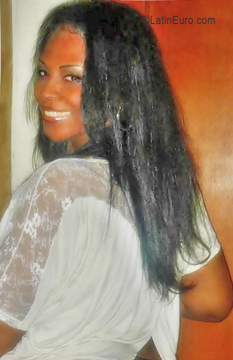 Date this hot Colombia girl Francia from Cali CO23506