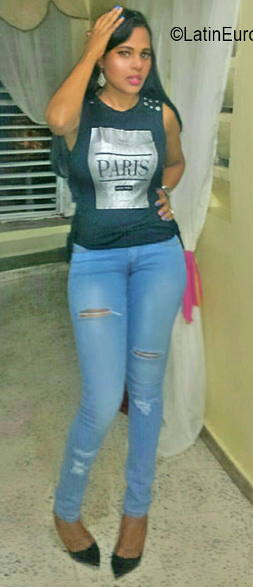 Date this lovely Dominican Republic girl Orqudea from Santo Domingo DO26313