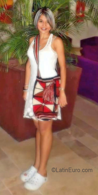Date this sultry Colombia girl Yisele from Bogota CO19260