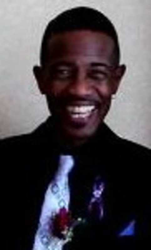 Date this beautiful United States man Justles from Gary US17547