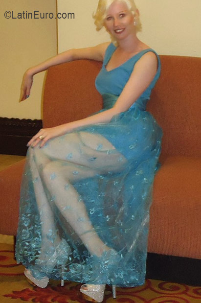 Date this beautiful Honduras girl Alejandra from Tegucigalpa HN2255
