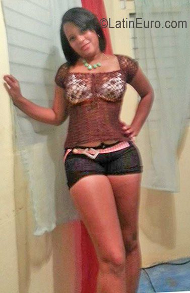 Date this nice looking Dominican Republic girl Milicalderon from Santo Domingo DO26455