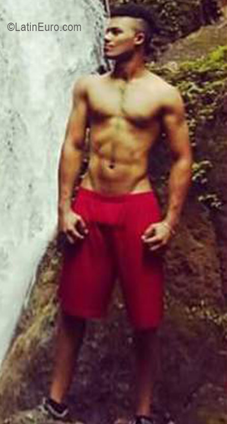 Date this sensual Dominican Republic man Jhon from Santiago DO26528
