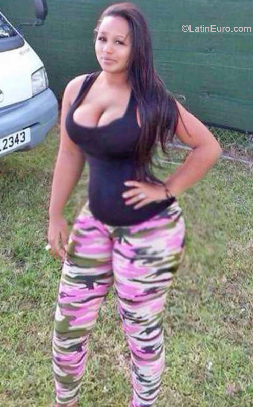 Date this passionate Dominican Republic girl Katherine from Puerto Plata DO26703
