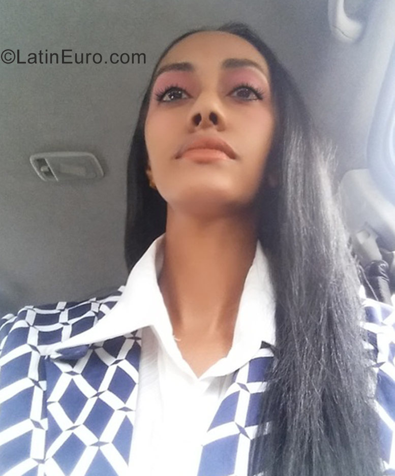 Date this beautiful Dominican Republic girl Esther from Santo Domingo DO26826