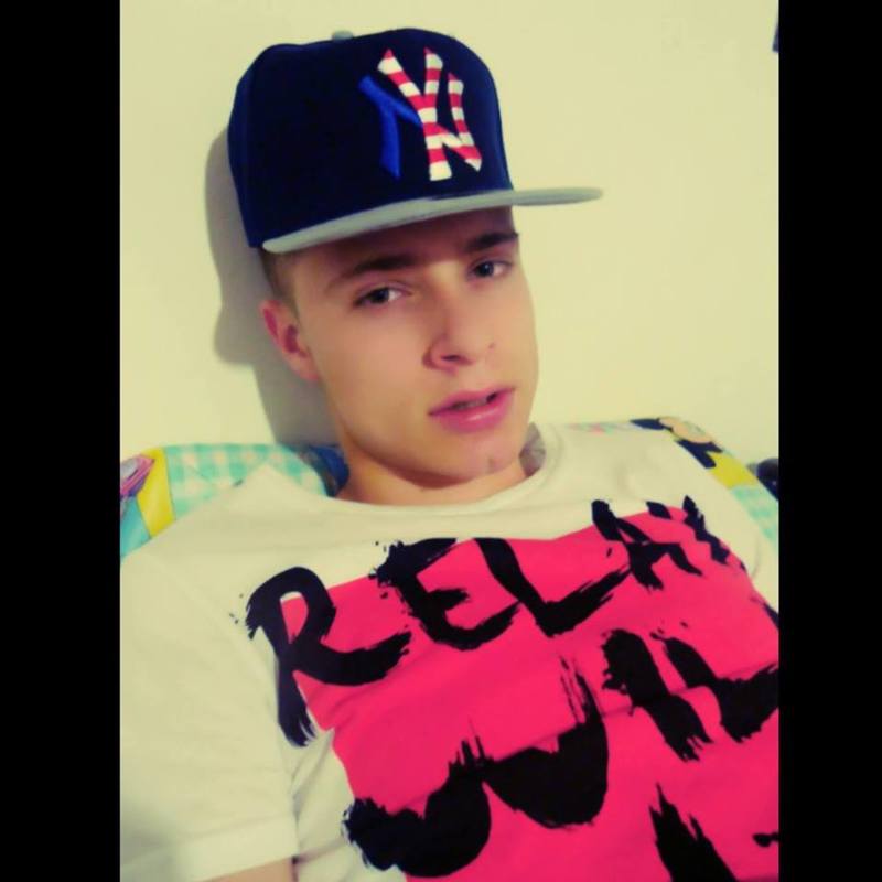 Date this young Colombia man Daniel perez from Pereira CO19842