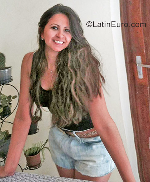 Date this athletic Brazil girl Zoraya from Novo Hamburgo BR9843