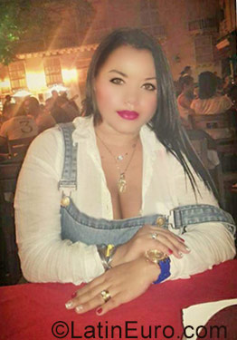 Date this lovely Colombia girl Lina from Monteria CO31203