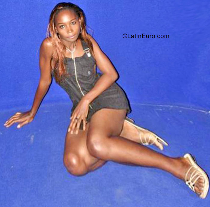 Date this attractive Cameroon girl Merveilled jordanie from Yaounde CM249
