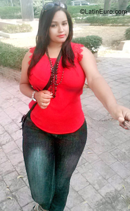 Date this hot Dominican Republic girl Yenilda from Santo Domingo DO27051